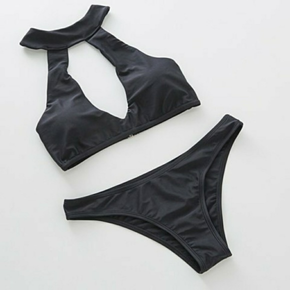 NWOT Sexy Cut-Out Bikini - Picture 3 of 6